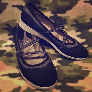 (🇺🇸MEMORIAL DAY SALE!) Ladies Life Stride flats